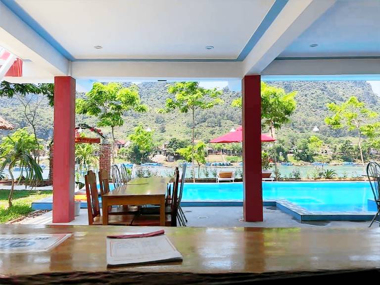 Bungalow with pool, garden & jacuzzi in Bo Trach