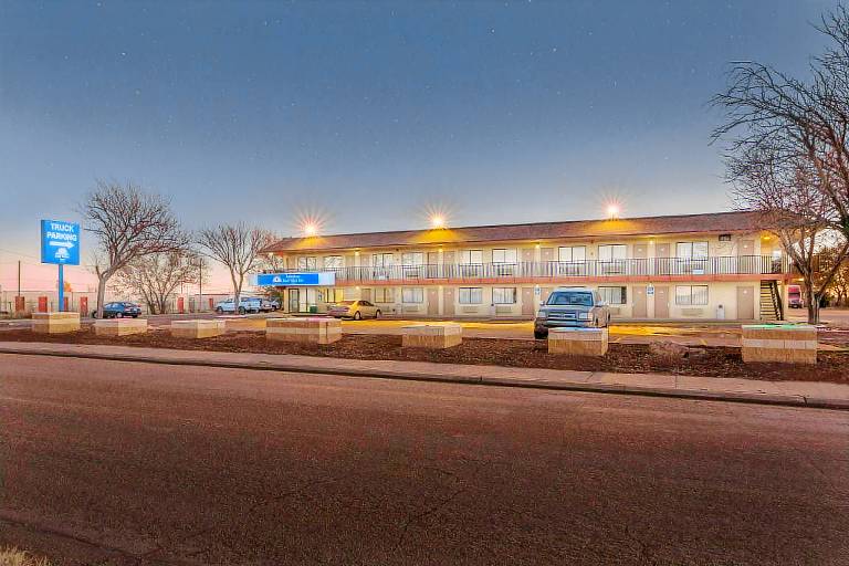 Americas Best Value Inn Amarillo Airport — photo 5