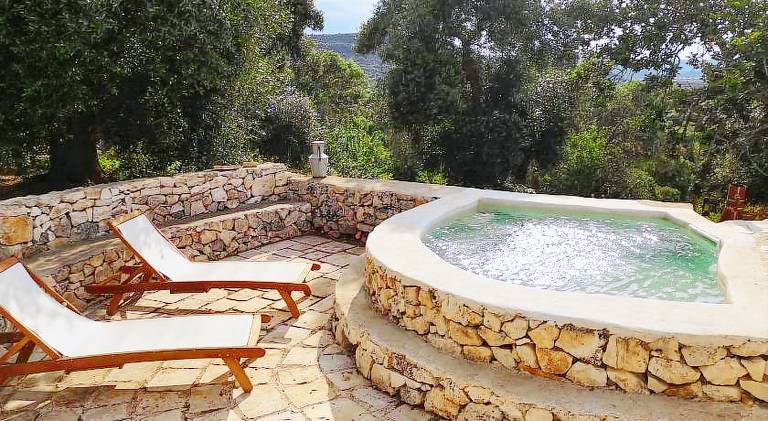 Villa with pool & jacuzzi — photo 3