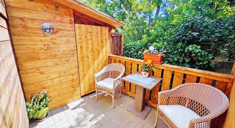 Holiday apartment with patio — photo 5