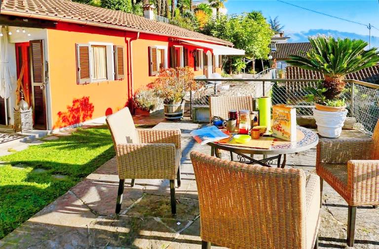 Ferienwohnung mit Hund in Brissago TI für max. 4 Gäste