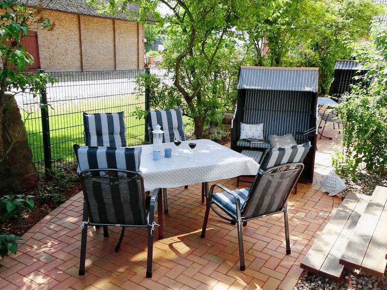 Rental apartment with garden & terrace — photo 2