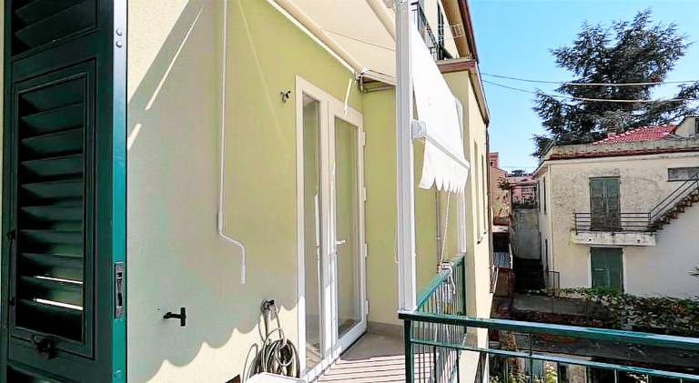 Rental apartment with 2 rooms for 5 persons — photo 4