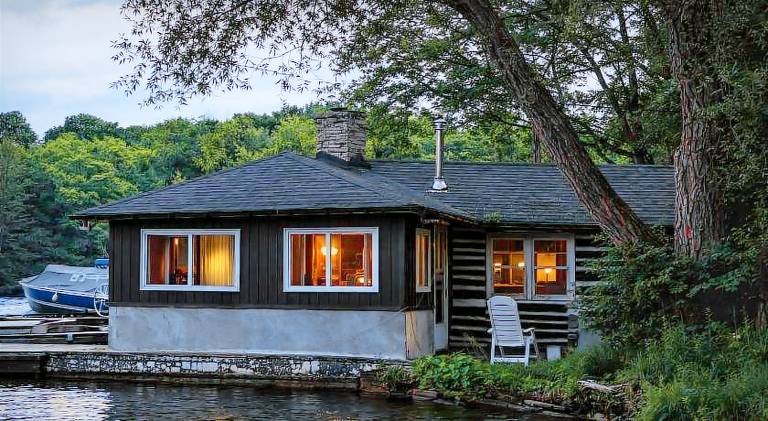 Charming vacation home | Pet-friendly in Kawartha Lakes, ON