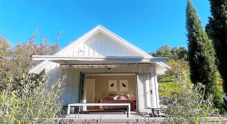 Rental apartment with pool in Napier