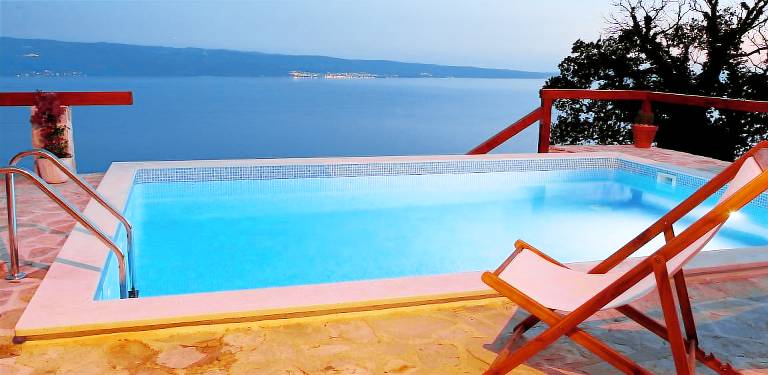Villa with garden, barbecue & patio | Sea view — photo 5