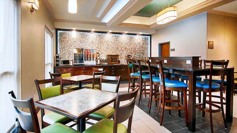 Best Western Elkhart Inn & Suites — photo 4