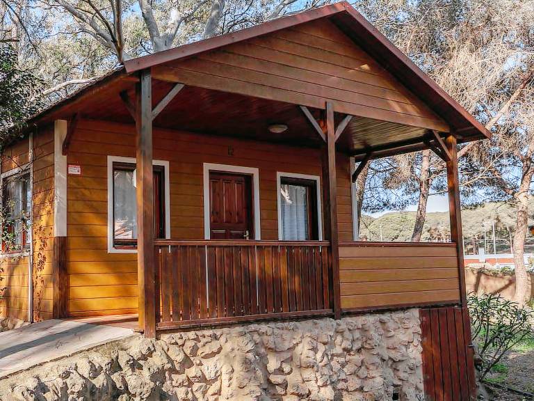 Bungalow with pool | Pets allowed — photo 4