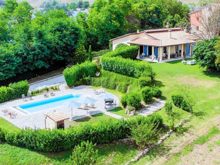 Casa  Acqualagna