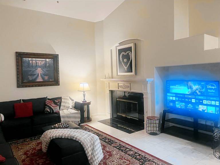 Family-oriented pleasant vacation home with pool | Pet-friendly — photo 3
