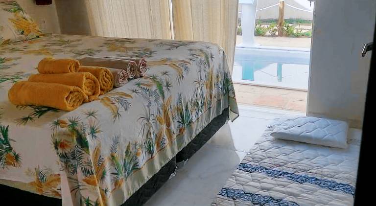 Pleasant house with pool, patio & garden | Pets are welcome — photo 2
