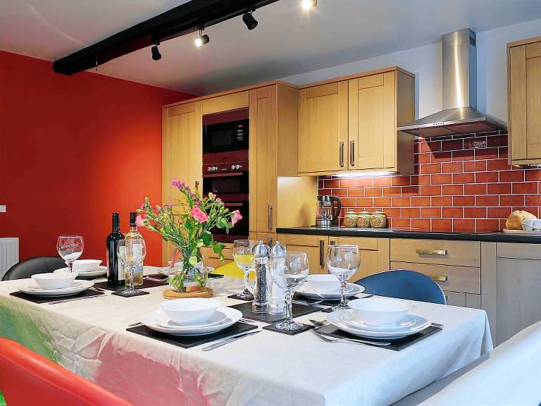 Cottage Settle