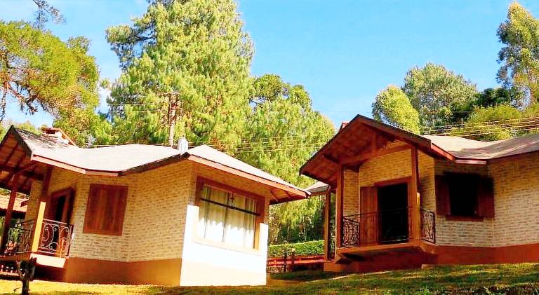 Wonderful lodge with yard, terrace & jacuzzi | Dogs allowed — photo 3