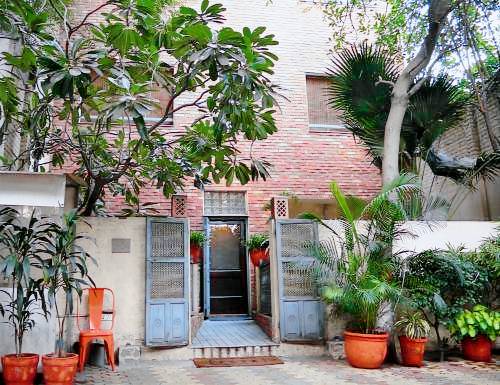 Bed and breakfast  Block E