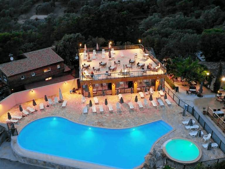 Chalet with heated pool — photo 2