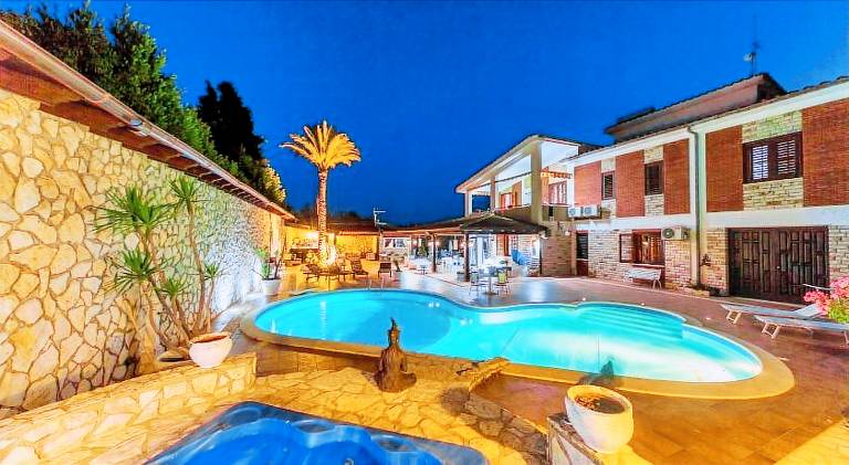 Villa with pool & hot tub in Castellammare del Golfo