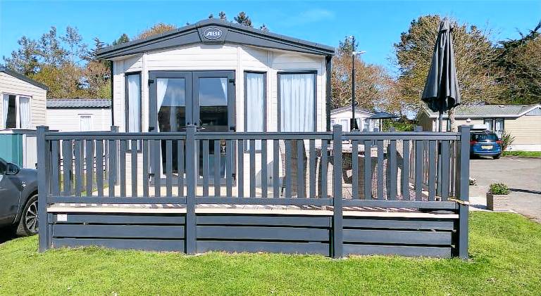 The Roecliffe, Holiday mid-lodge, Shorefield Country Park — photo 3