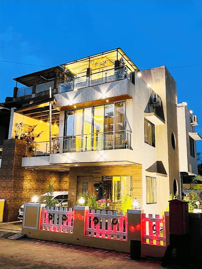 Villa with 1 room for 20 persons in Khandala