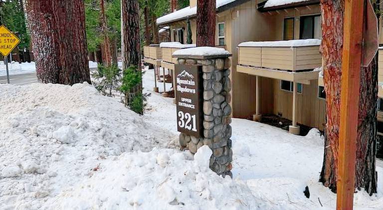 Lake Tahoe Incline Beach Ski Pool Pets Casino — photo 4