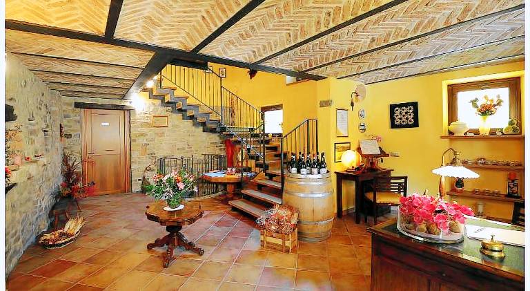 Farm with yard, hot tub & patio | Good for workation | Dogs allowed — photo 4