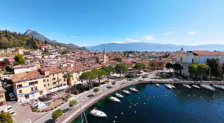 Charming holiday apartment | Pets are welcome in Toscolano Maderno