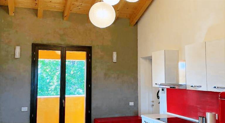 Pleasant apartment with patio | Pets allowed — photo 3