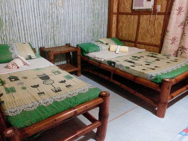Villa Estrella Beach Resort 4 (rm 1 or 2) — photo 2