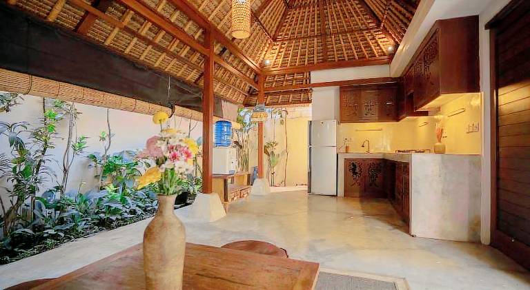 Villa with private pool & patio — photo 4