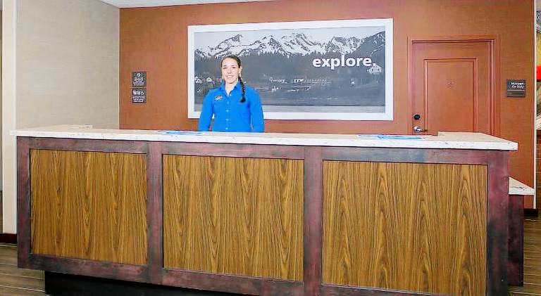 Hampton Inn & Suites Manchester — photo 5
