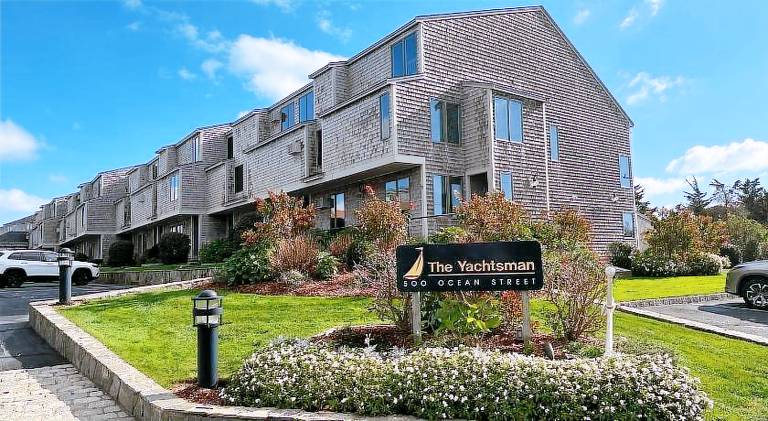 Spacious Oceanfront 3BR Condo with Private Beach in Ideal Hyannis Location — photo 5