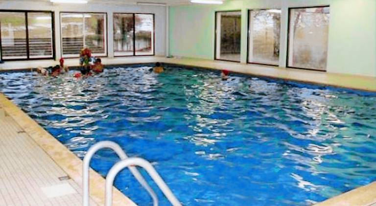 Holiday apartment with pool — photo 4