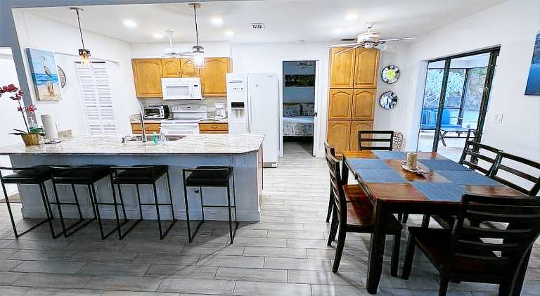 Beautiful vacation home with pool | Pets allowed — photo 4