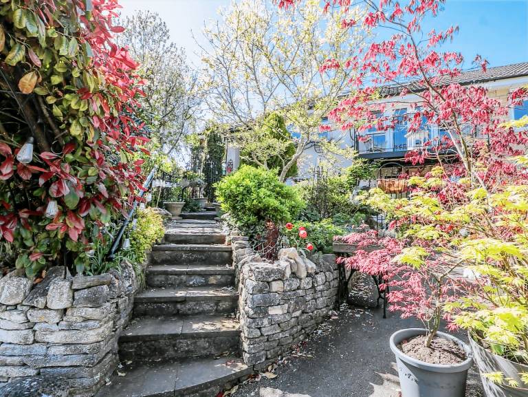 Family-oriented nice cottage with yard | Dogs allowed — photo 2