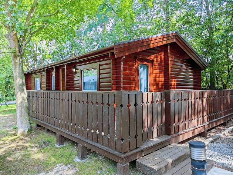 Lodge  Little Cawthorpe