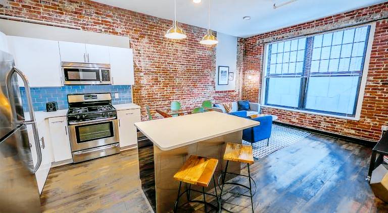 Luxury at 3br 2ba 200mbps Internet in Boston, MA