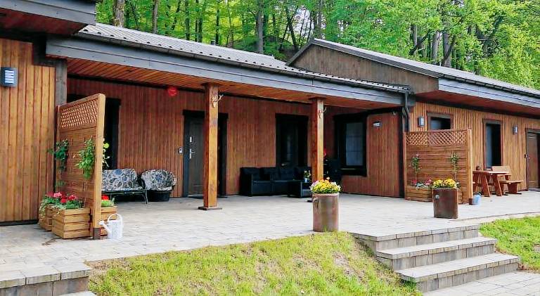 Lovely lodge with patio, yard & BBQ | Dogs allowed — photo 5