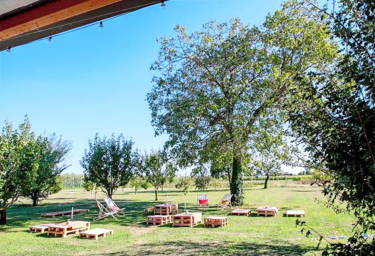 Villa with barbeque, yard & private pool — photo 4