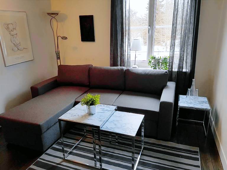 Apartment with yard, BBQ & patio — photo 4