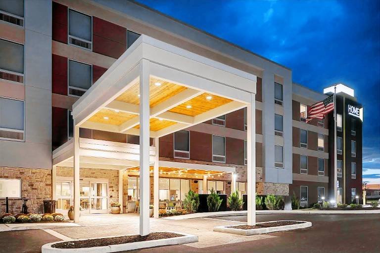 Home2 Suites by Hilton Allentown Bethlehem Airport — photo 2