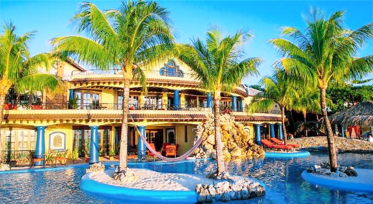 Resort West Bay