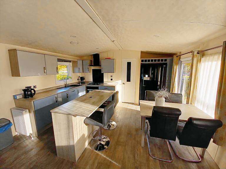 House with terrace & yard | Pet-friendly — photo 2