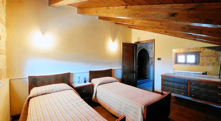 House with 2 rooms for 4 persons — photo 4