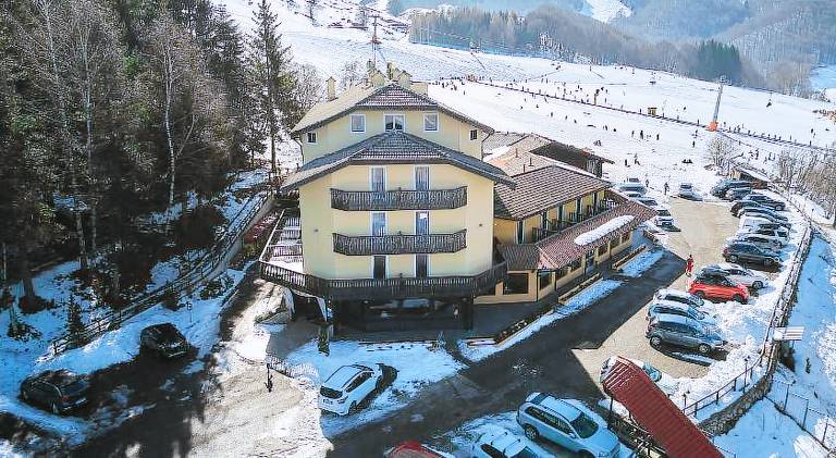 Hotel Dolomiti - Azzurro Club in Brentonico