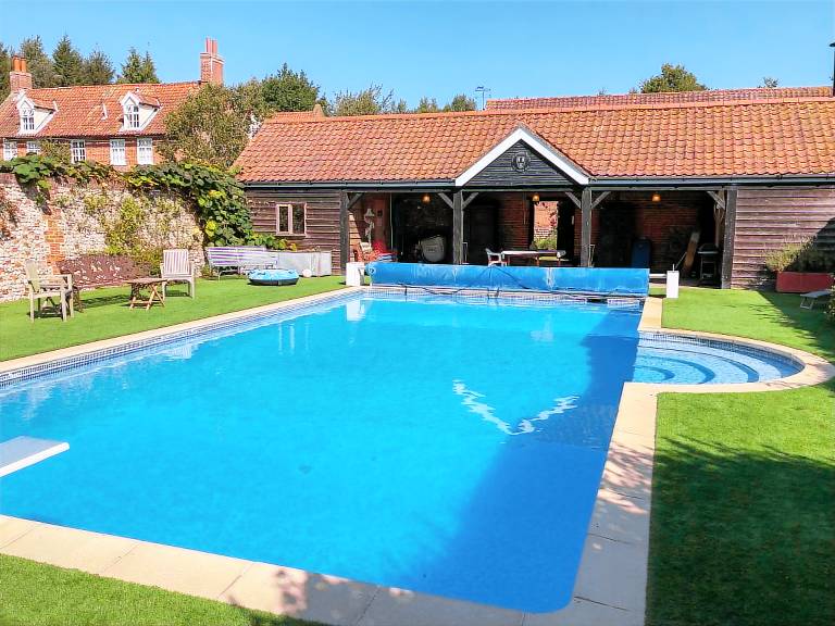 Cottage Holt