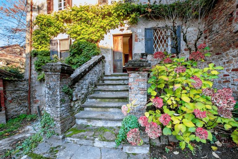 Apartment with BBQ, garden & patio | Garden view in Alessandria