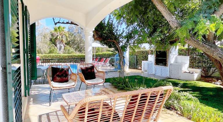 Fully equipped villa with garden, private pool & patio | Pet-friendly — photo 2