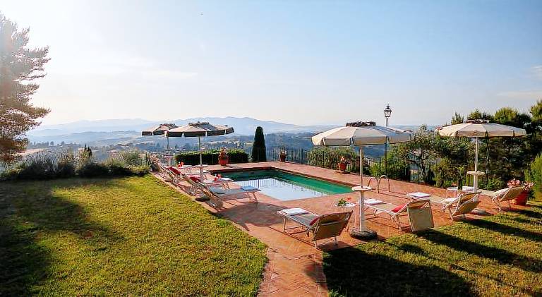 Holiday apartment with grill, yard & terrace — photo 3