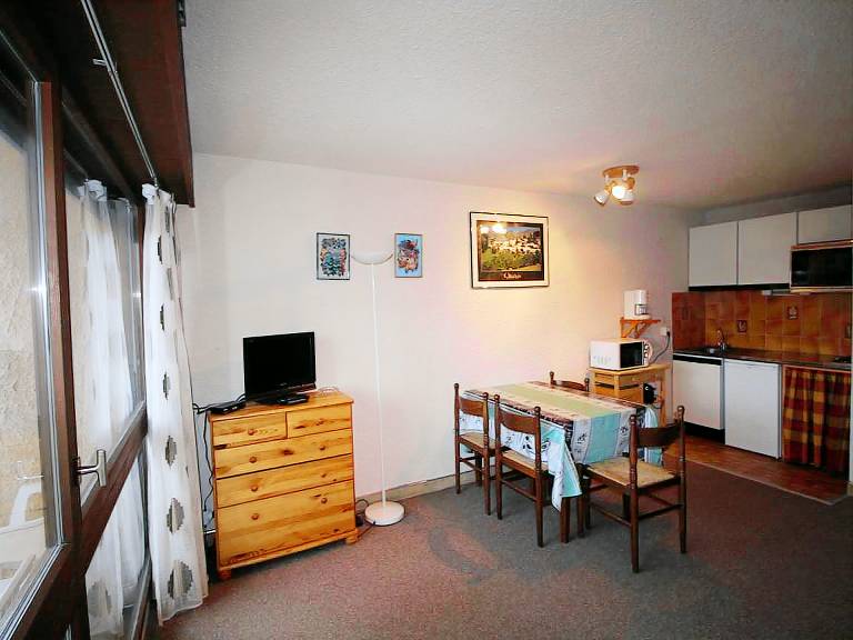 Spacious studio cabin 250m from slopes, sleeps 4, free parking - Auris en Oisans — photo 3