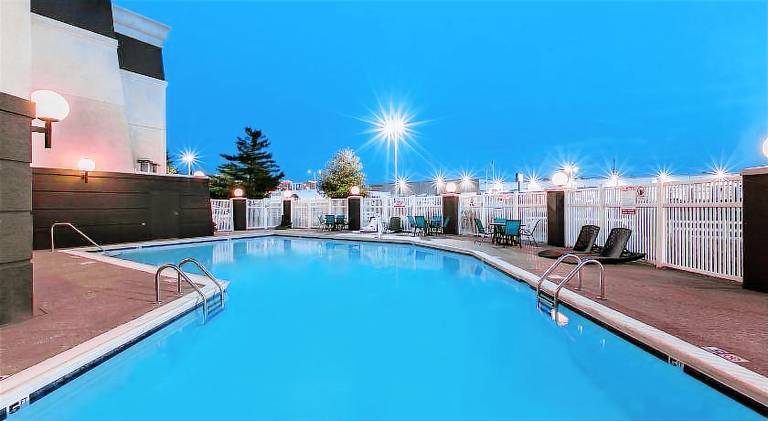 La Quinta Inn & Suites by Wyndham Goodlettsville - Nashville — photo 2
