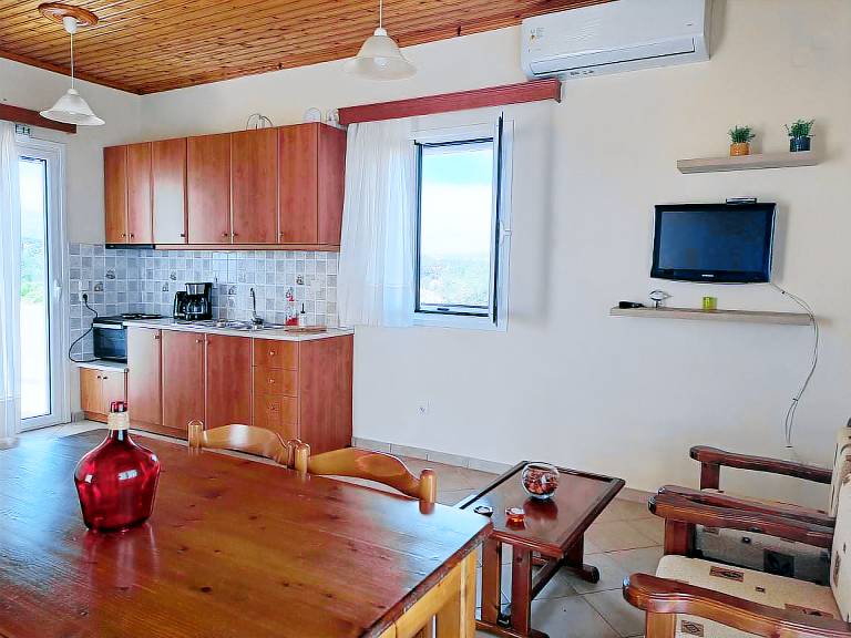 Romantic holiday house, beautiful located, close to the sea Messenia, Peloponnese — photo 4